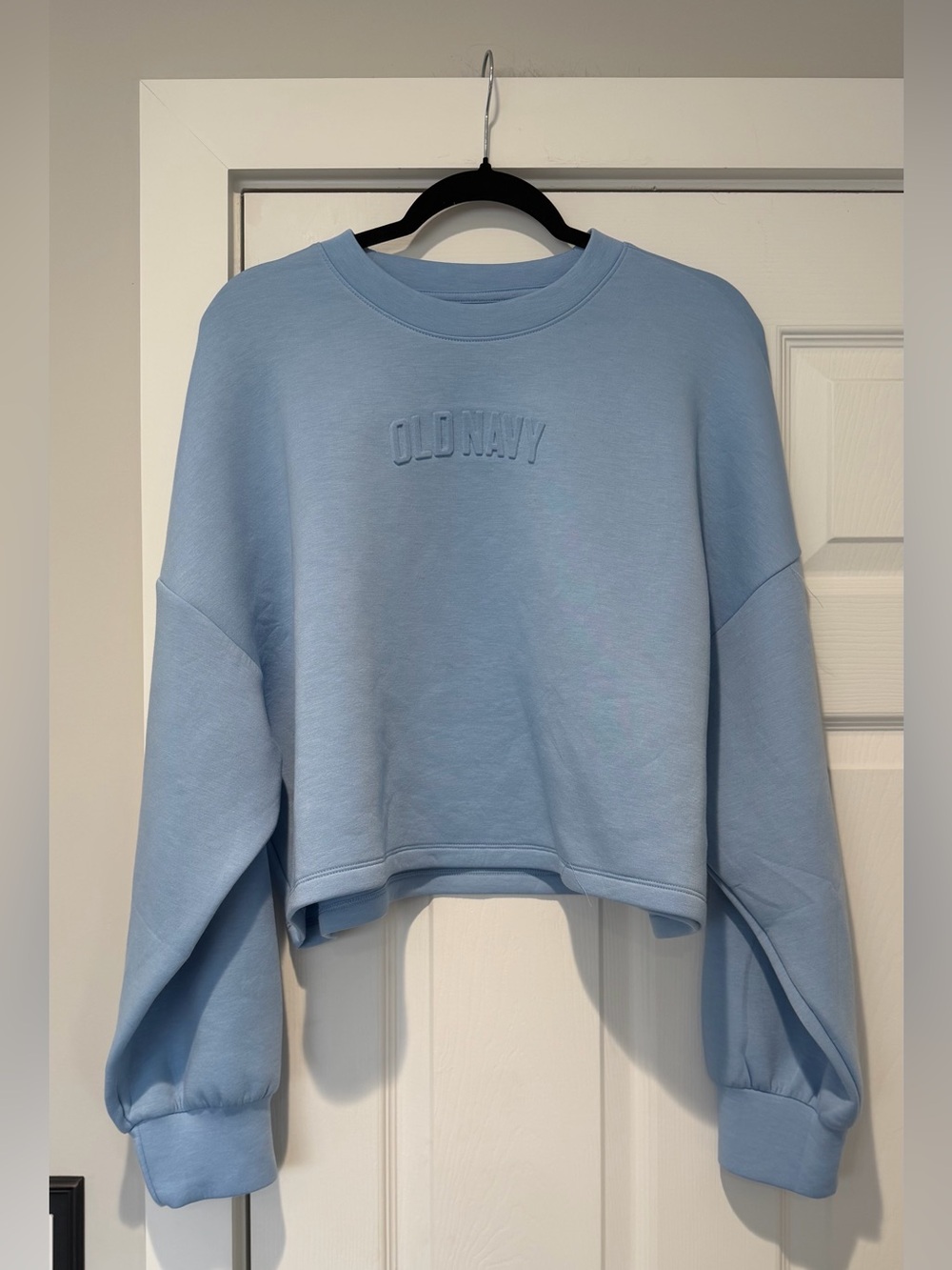 Women’s Old Navy Bounce Fleece Cropped Sweatshirt in “Light Blue” Size L💙